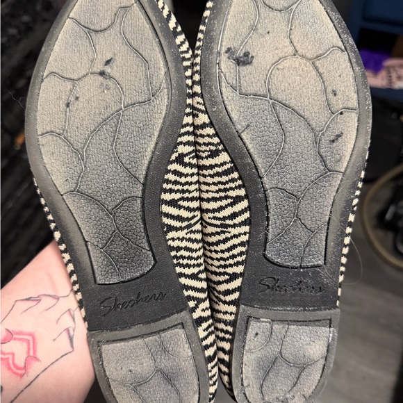 Washable Skechers Women's Zebra Pattern Flats - Picture 2 of 3